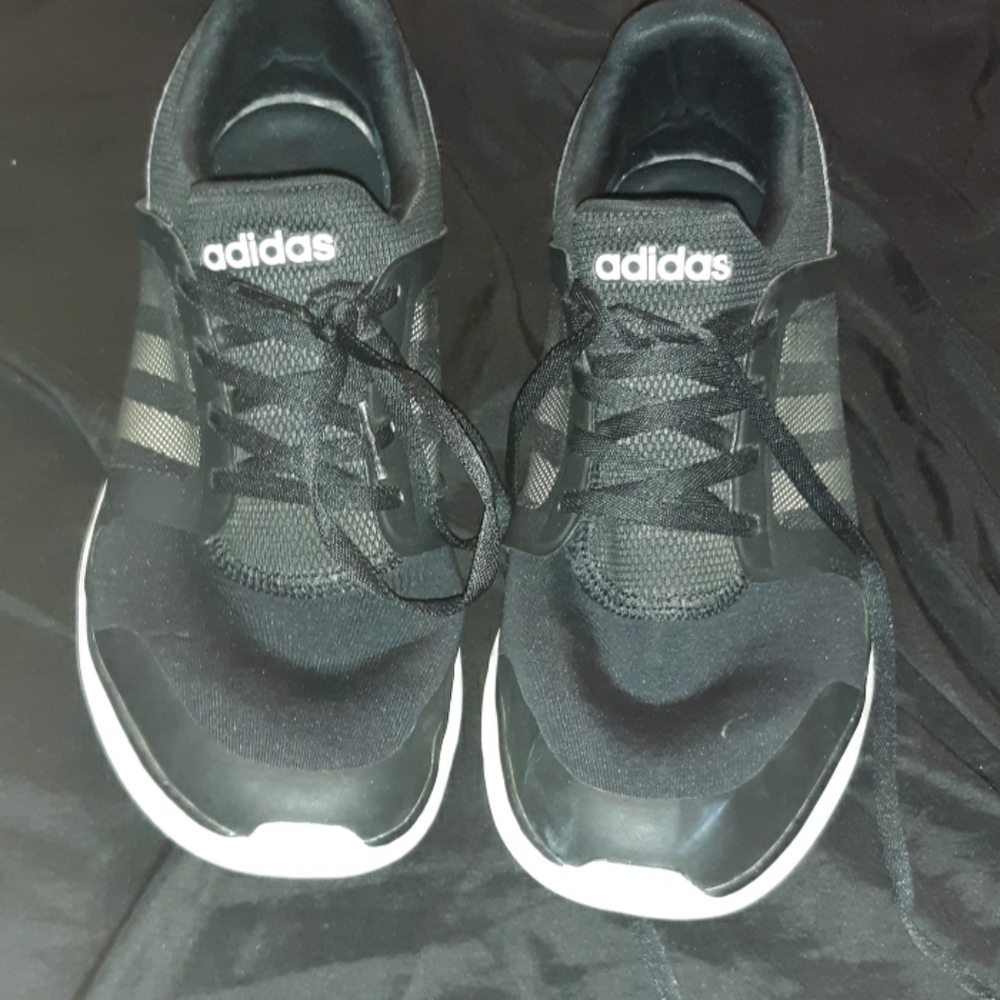 Women's Adidas sneakers